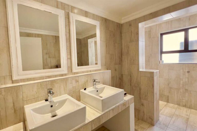 Lodge - Namibia Nomads - Walvis Bay